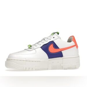 GENTLY WORN-almost brand new! Nike Air Force 1 Low Pixel